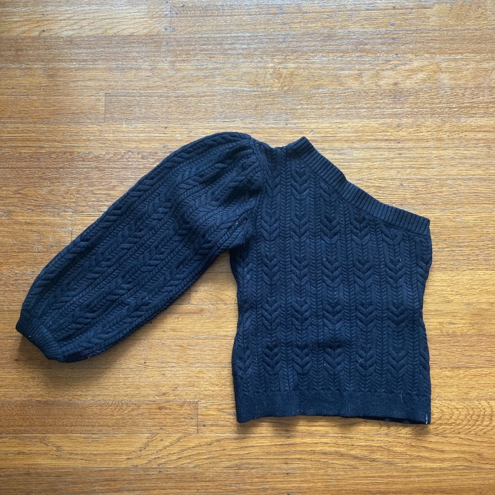 One shouldered sweater